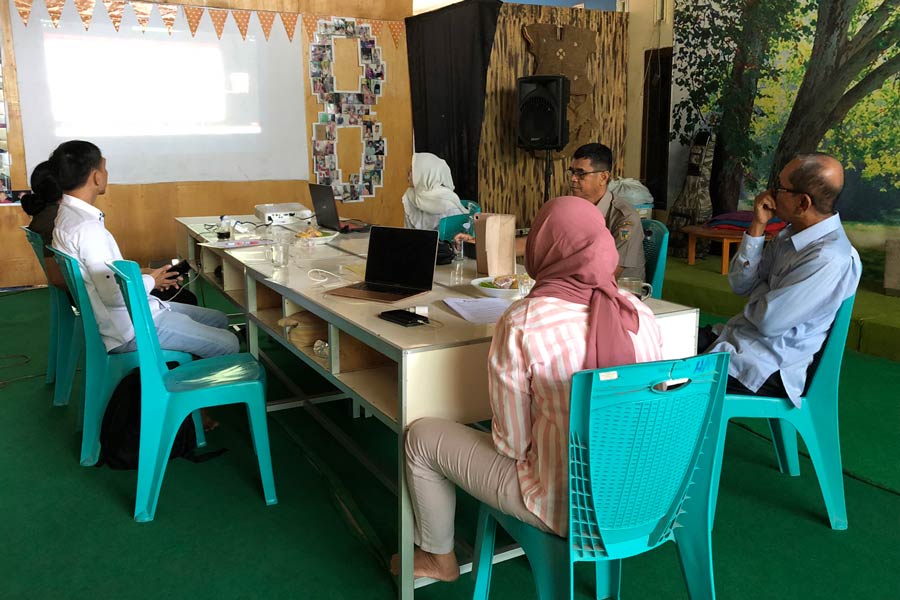 Pertemuan dengan Lembaga Bantuan Hukum Sulawesi Tengah untuk membahas langkah penanganan kasus seorang Brigadir Polisi, yang dilaporkan keluarganya hilang di saat menjadi ajudan komandannya.