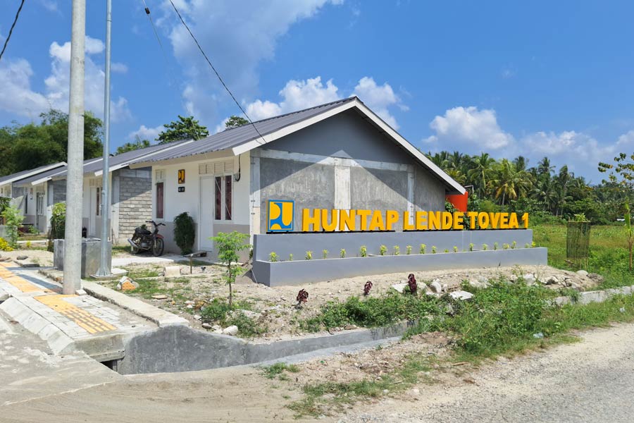 Hunian tetap di lokasi Lende Tovea 1, Desa Lende Tovea, Kecamatan Sirenja, Kabupaten Donggala. Di Desa Lende Tovea, Kementerian PUPR membangun hunian tetap di tiga lokasi, seluruhnya berjumlah 124 unit. Desa Lende Tovea adalah titik pusat gempa 7,4 M pada 28 September 2018.