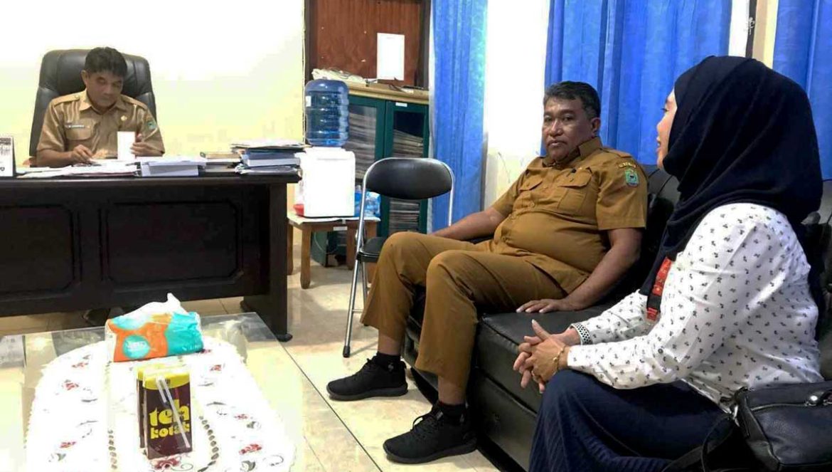 Koordinasi awal dengan Kesbangpol Poso.